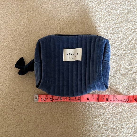 Sézane Women’s Cotton Makeup Bag. - Picture 7 of 9